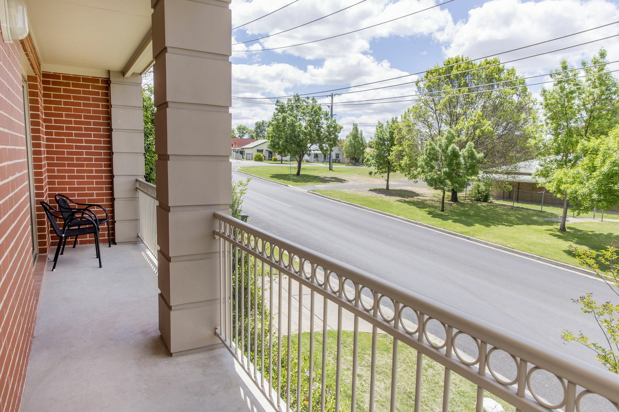 Charlotte Apartments Батърст Екстериор снимка