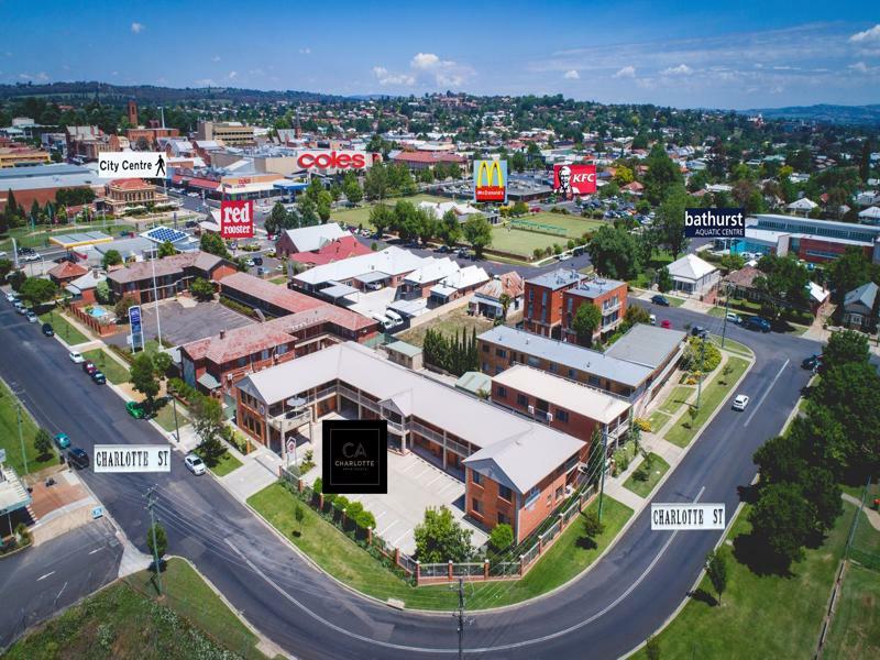 Charlotte Apartments Батърст Екстериор снимка